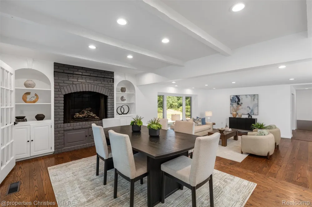 1257 Charrington Road Bloomfield Hills City, MI 48301