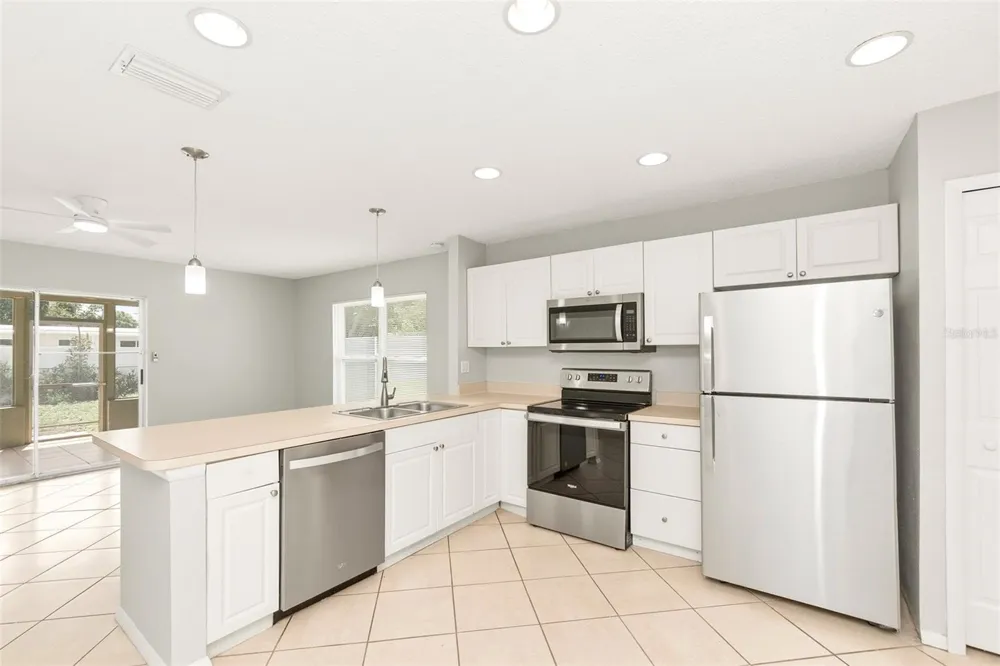 1215 39TH STREET W Bradenton, FL 34205
