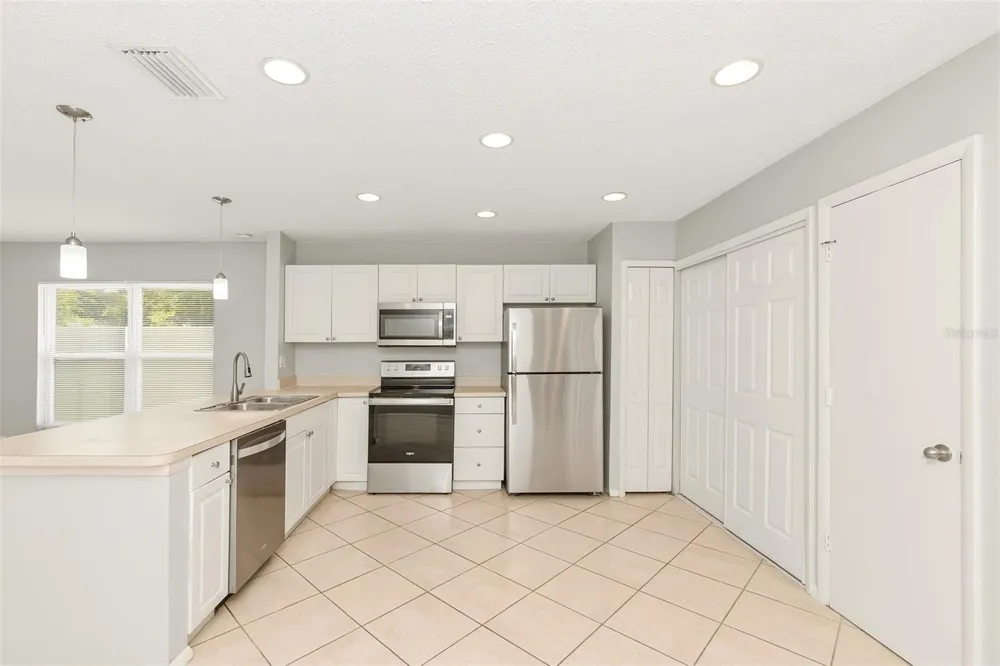 1215 39TH STREET W Bradenton, FL 34205