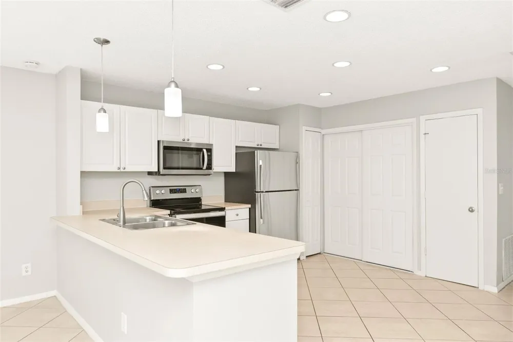 1215 39TH STREET W Bradenton, FL 34205