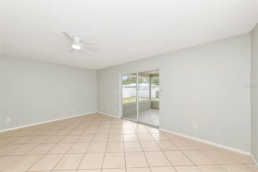 1215 39TH STREET W Bradenton, FL 34205