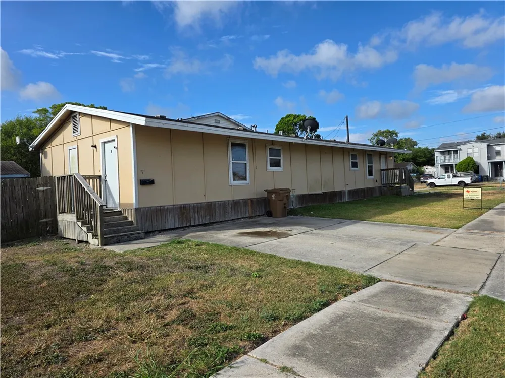 1802 16th Street Corpus Christi, TX 78404