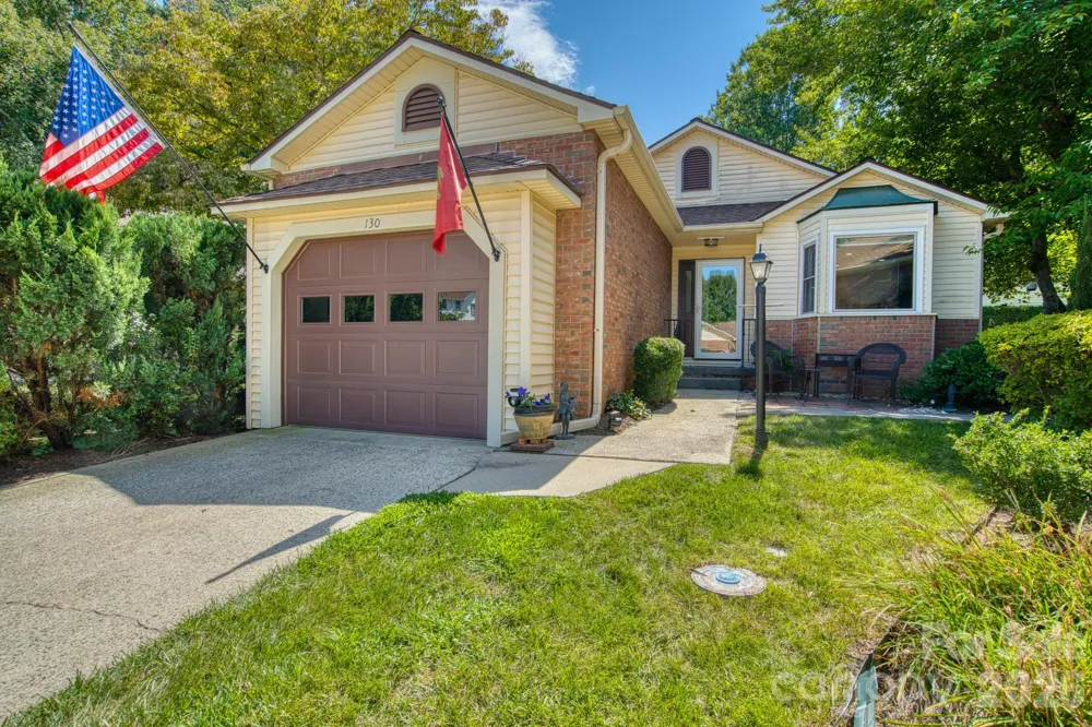 130 Exeter Court Hendersonville, NC 28791