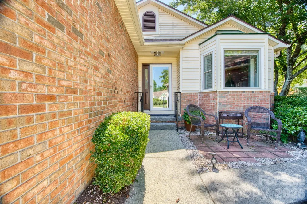 130 Exeter Court Hendersonville, NC 28791