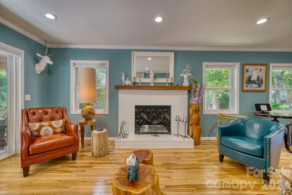130 Exeter Court Hendersonville, NC 28791