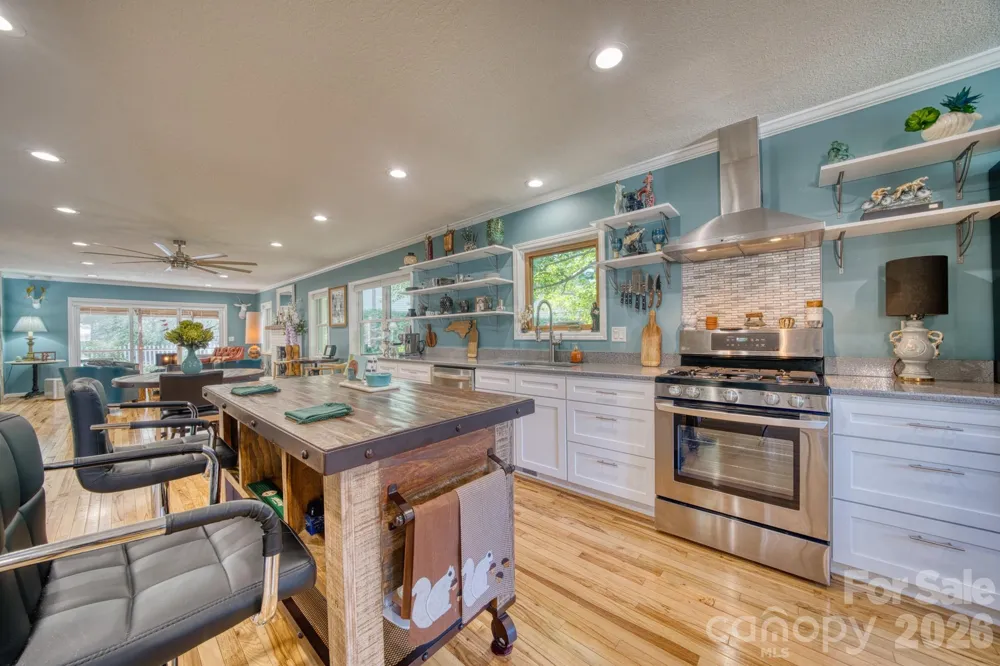 130 Exeter Court Hendersonville, NC 28791