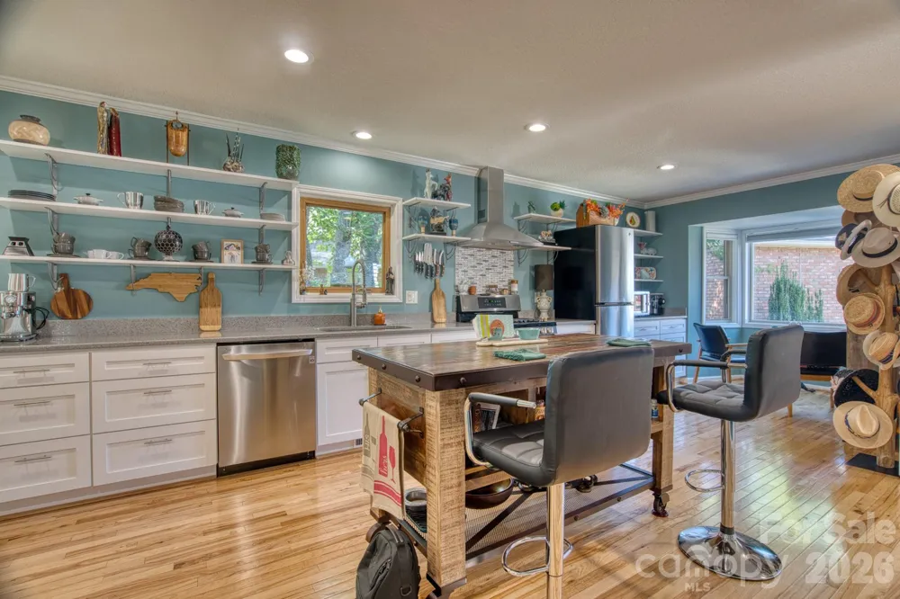 130 Exeter Court Hendersonville, NC 28791