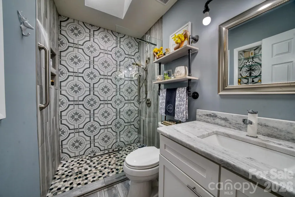 130 Exeter Court Hendersonville, NC 28791