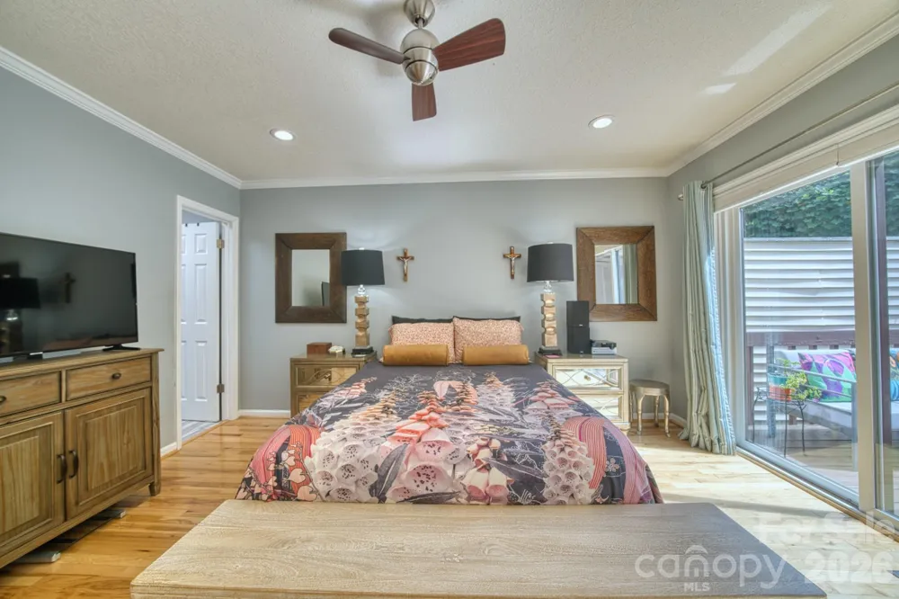 130 Exeter Court Hendersonville, NC 28791