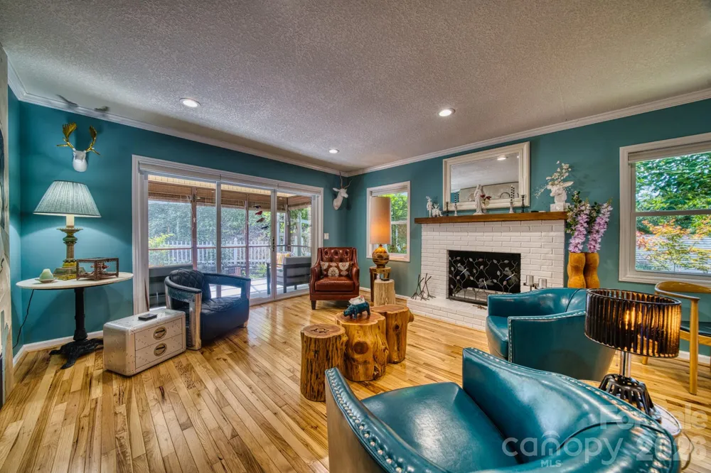 130 Exeter Court Hendersonville, NC 28791
