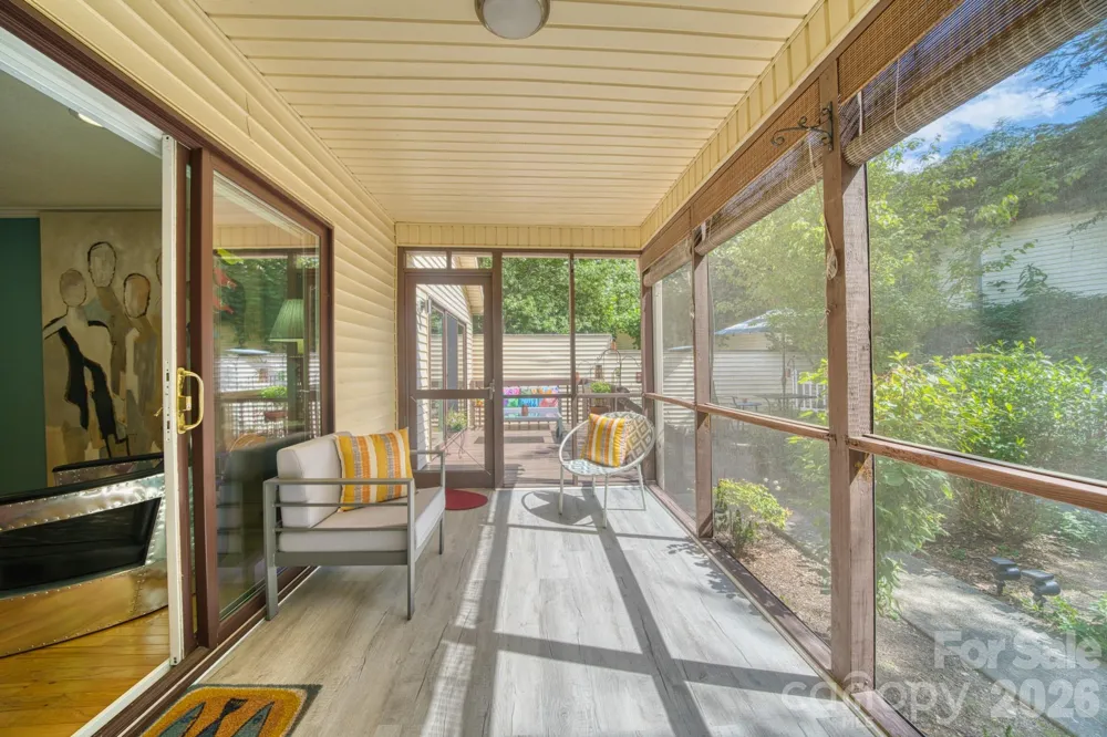 130 Exeter Court Hendersonville, NC 28791