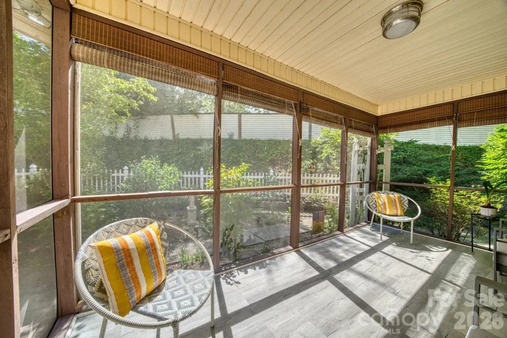 130 Exeter Court Hendersonville, NC 28791