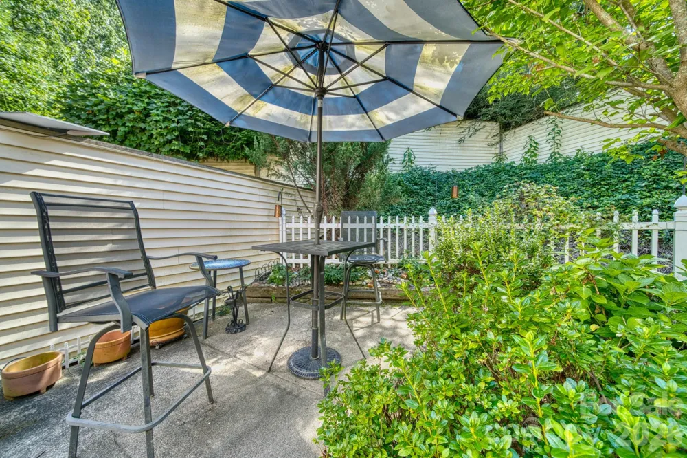 130 Exeter Court Hendersonville, NC 28791