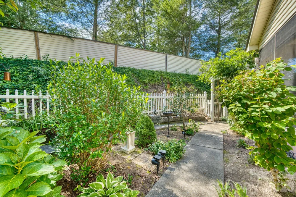 130 Exeter Court Hendersonville, NC 28791