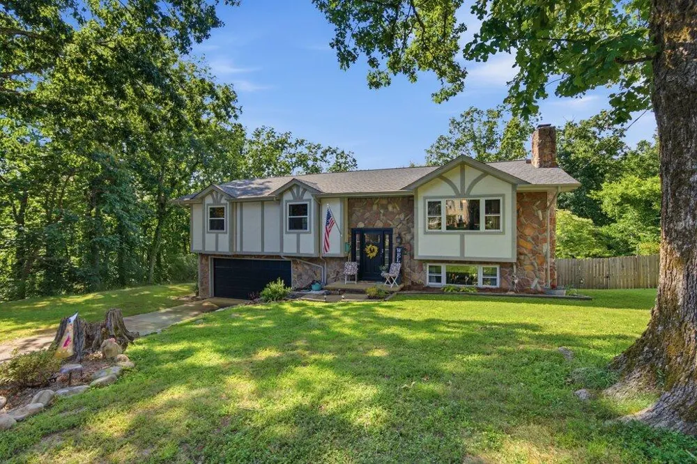 1718 Lake Wood Circle Hixson, TN 37343