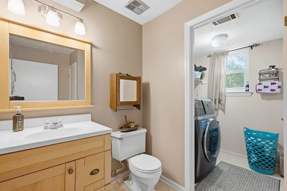 1718 Lake Wood Circle Hixson, TN 37343
