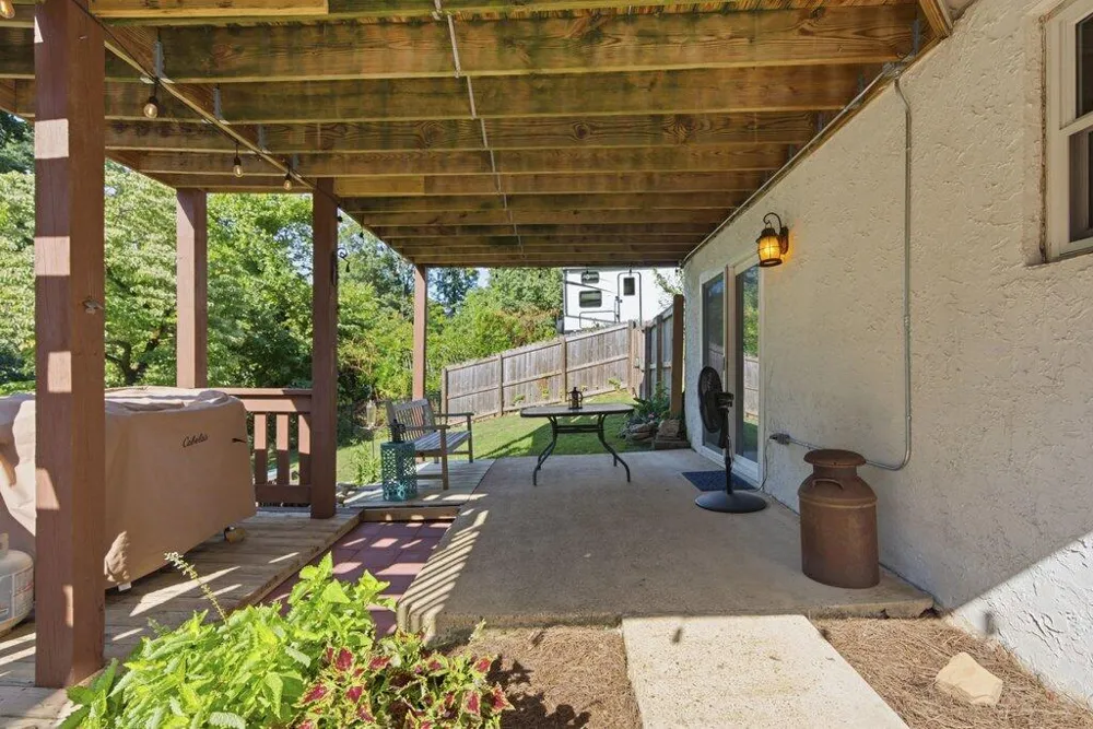 1718 Lake Wood Circle Hixson, TN 37343