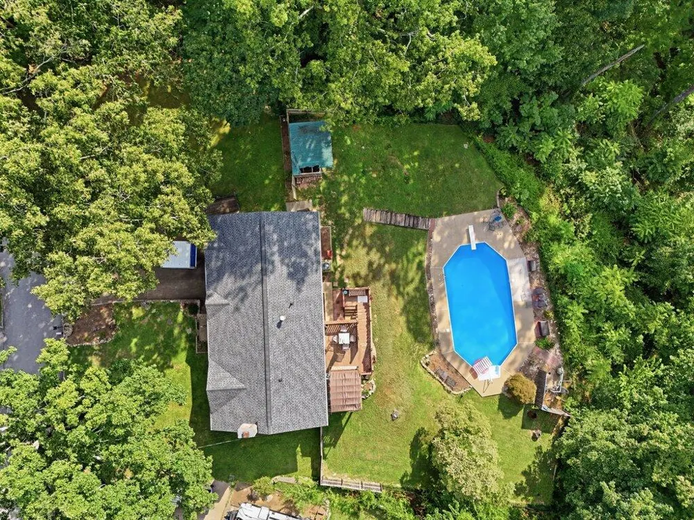 1718 Lake Wood Circle Hixson, TN 37343