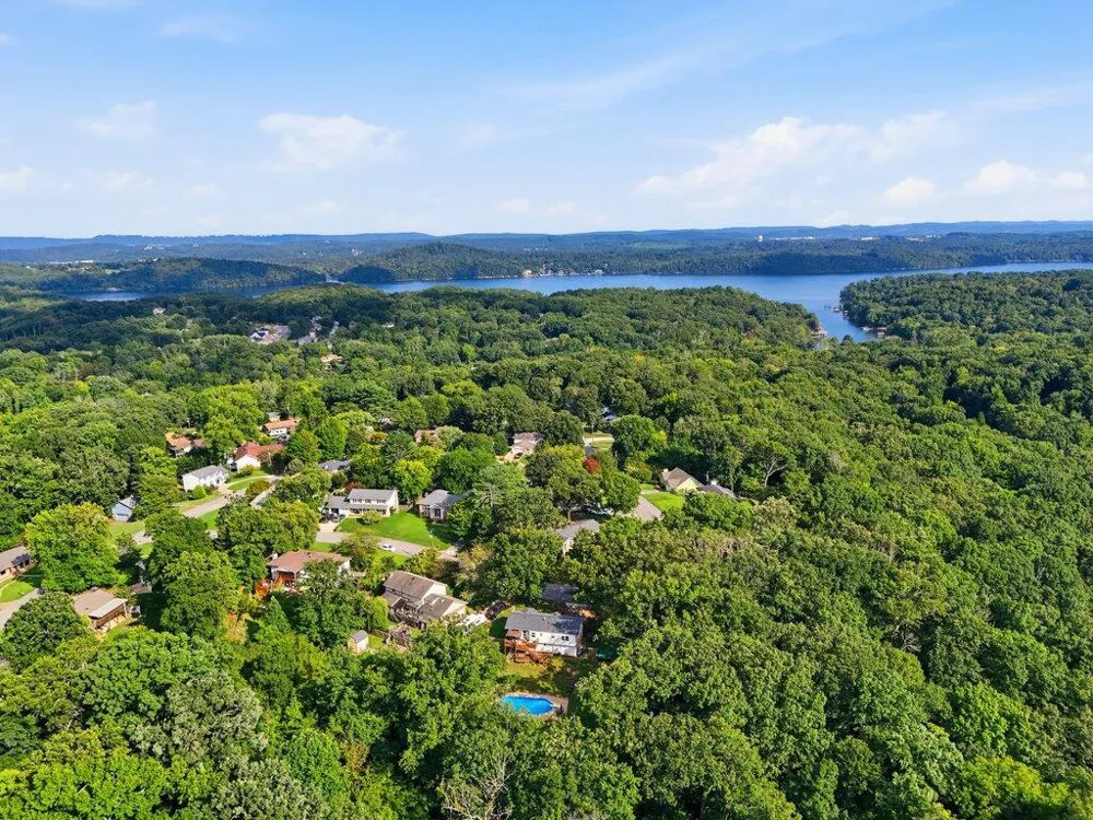 1718 Lake Wood Circle Hixson, TN 37343