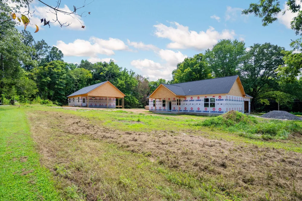 2352 Parksville Road Benton, TN 37307