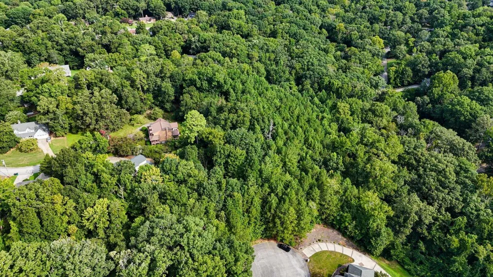 2001 River Bluff Drive Hixson, TN 37343
