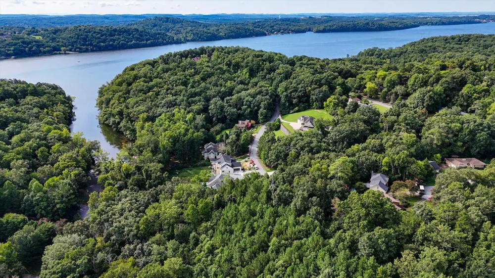2001 River Bluff Drive Hixson, TN 37343