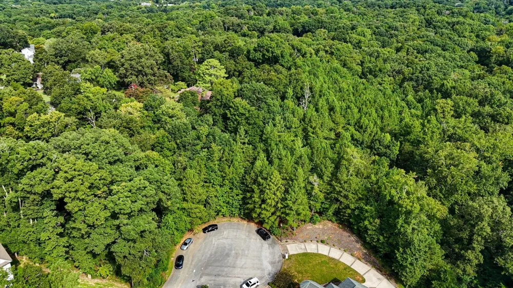 2001 River Bluff Drive Hixson, TN 37343