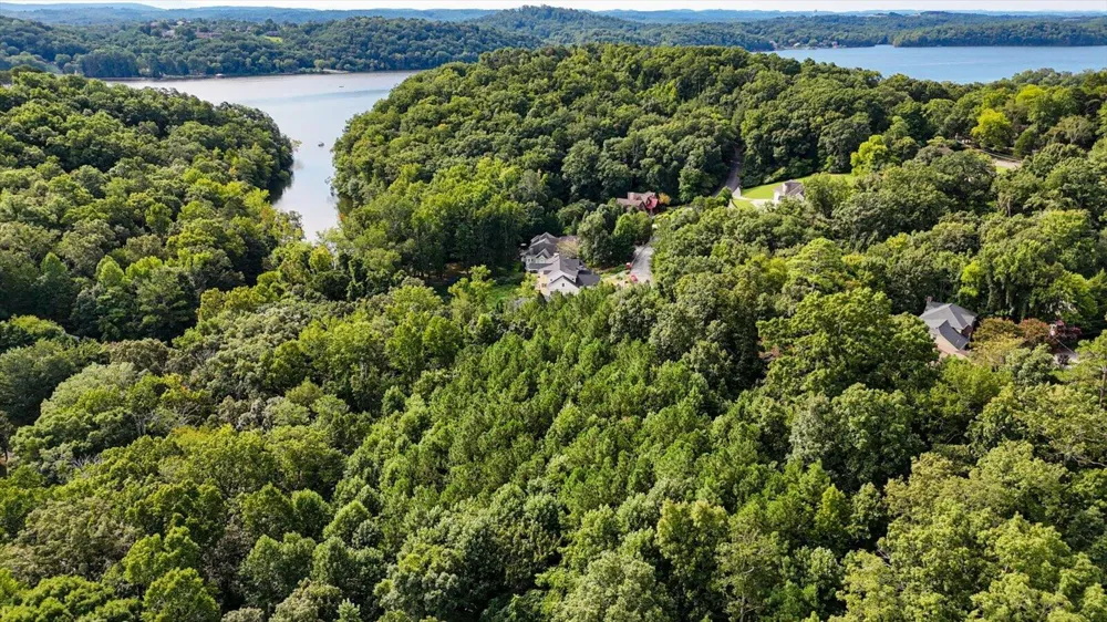 2001 River Bluff Drive Hixson, TN 37343