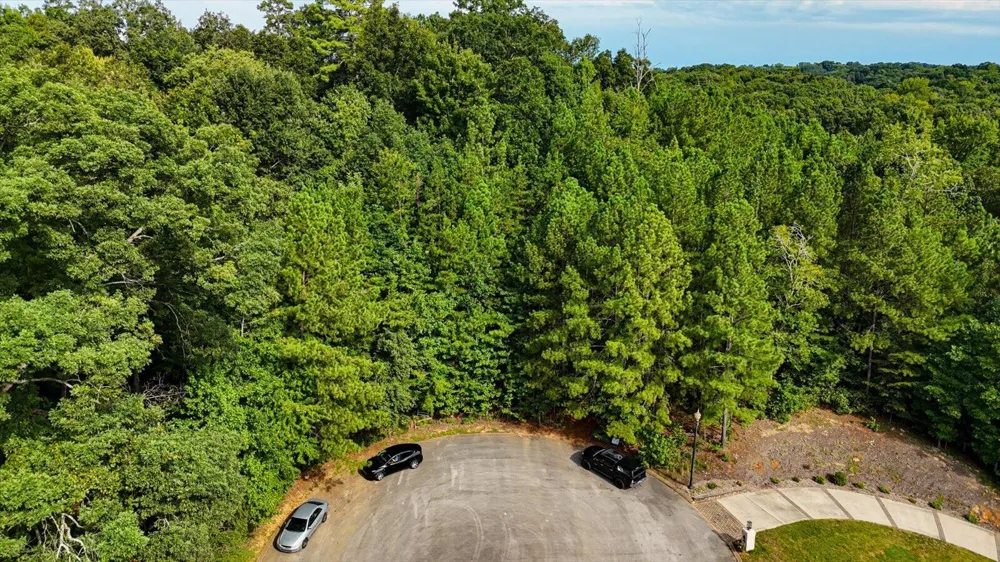 2001 River Bluff Drive Hixson, TN 37343