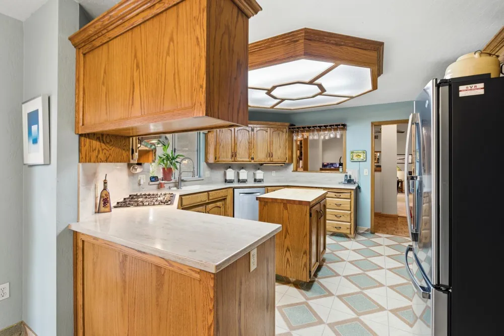 139 E Chestnut Visalia, CA 93277