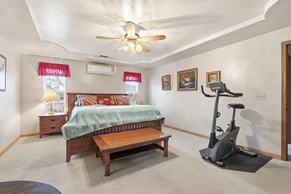 139 E Chestnut Visalia, CA 93277