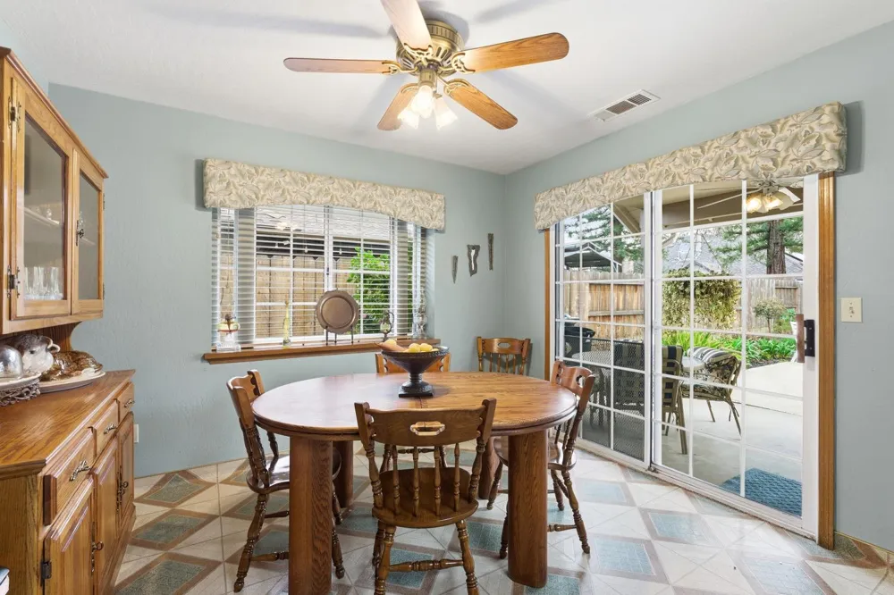 139 E Chestnut Visalia, CA 93277