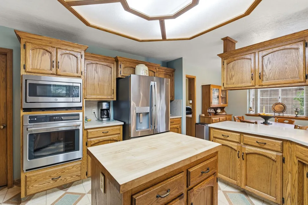 139 E Chestnut Visalia, CA 93277