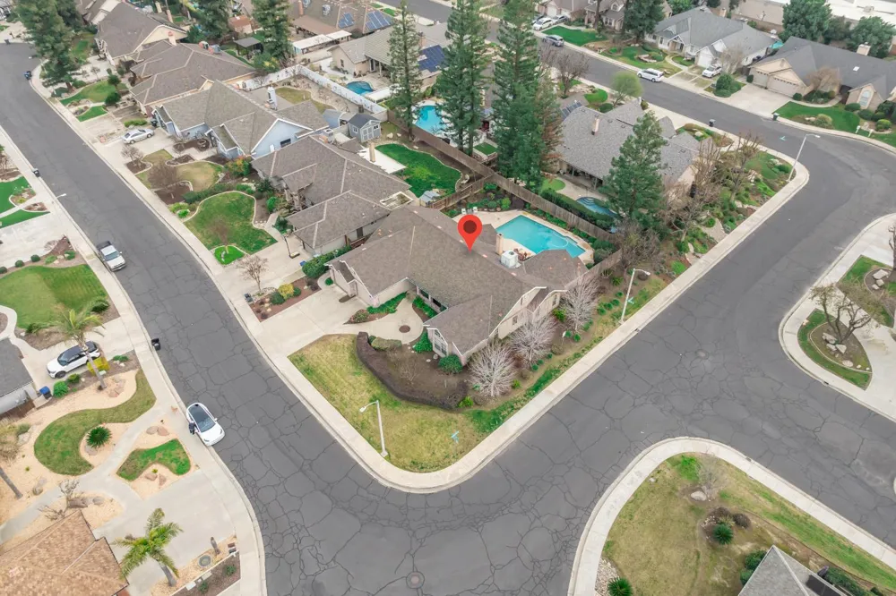 139 E Chestnut Visalia, CA 93277