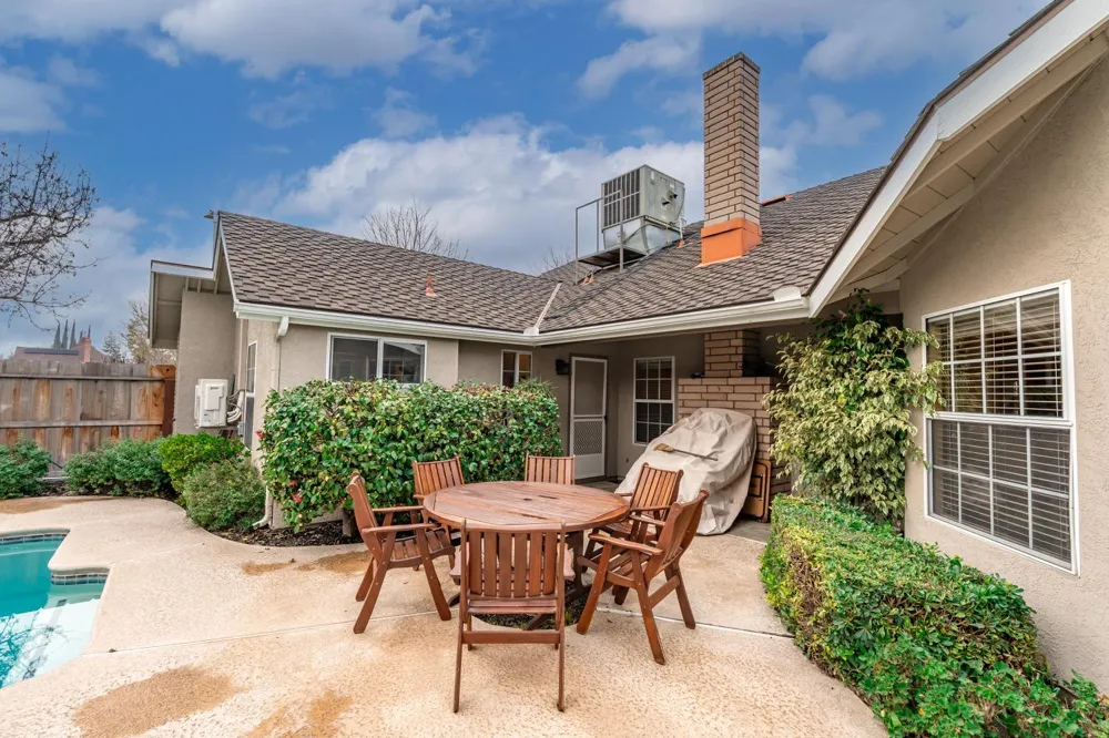 139 E Chestnut Visalia, CA 93277