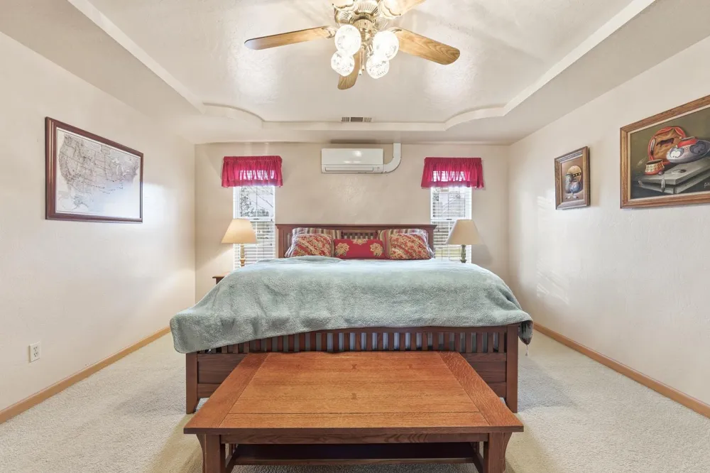 139 E Chestnut Visalia, CA 93277