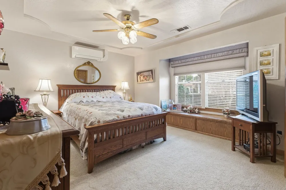 139 E Chestnut Visalia, CA 93277