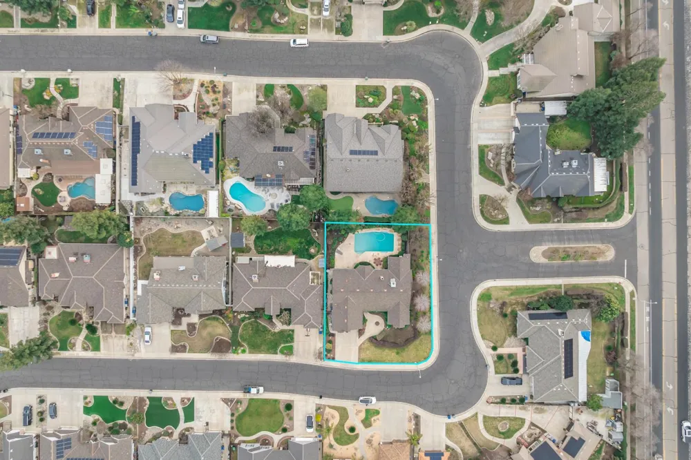 139 E Chestnut Visalia, CA 93277