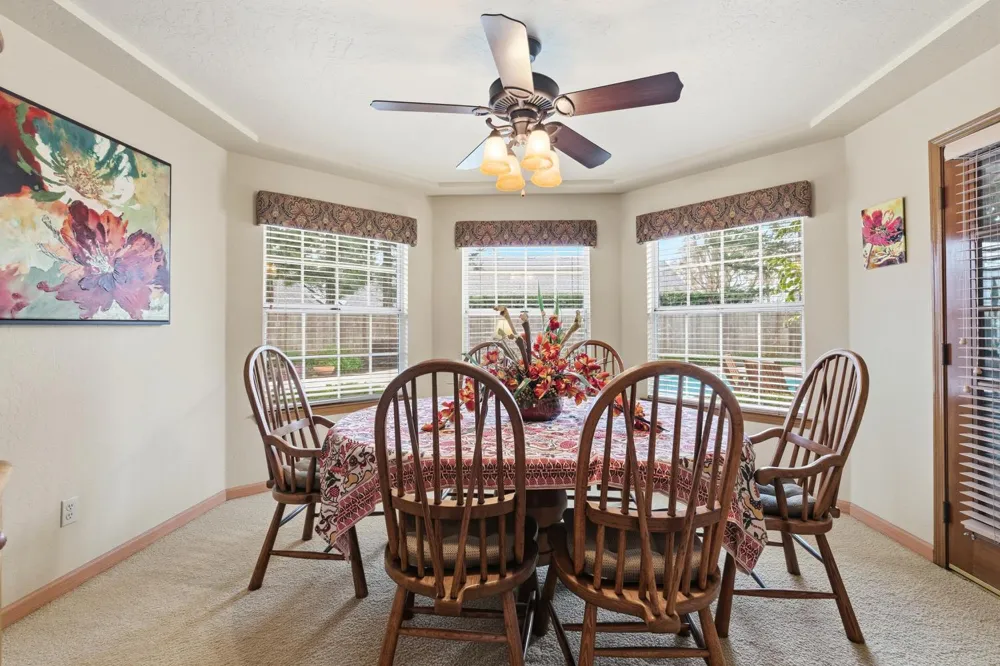 139 E Chestnut Visalia, CA 93277