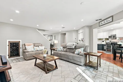 4835 JOSHUA PT