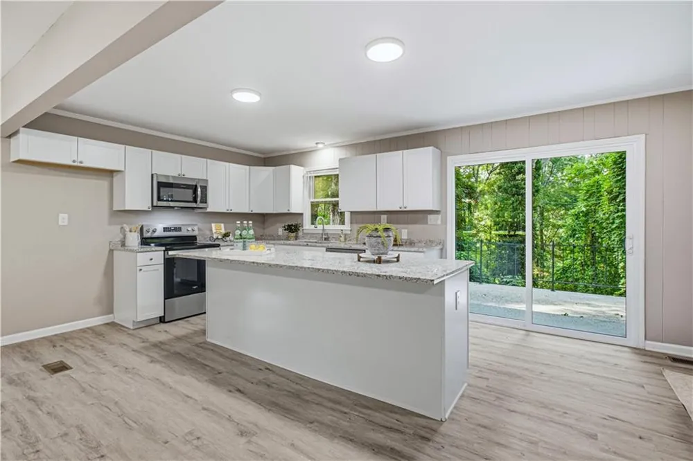 187 Hilltop Street Cleveland, GA 30528