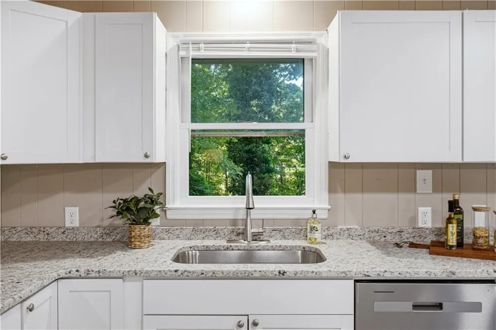 187 Hilltop Street Cleveland, GA 30528