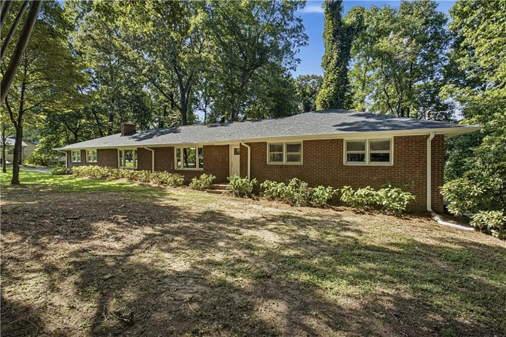 187 Hilltop Street Cleveland, GA 30528