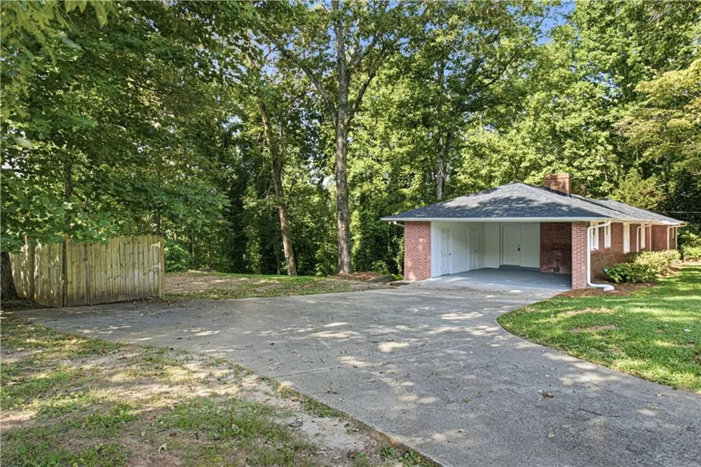 187 Hilltop Street Cleveland, GA 30528