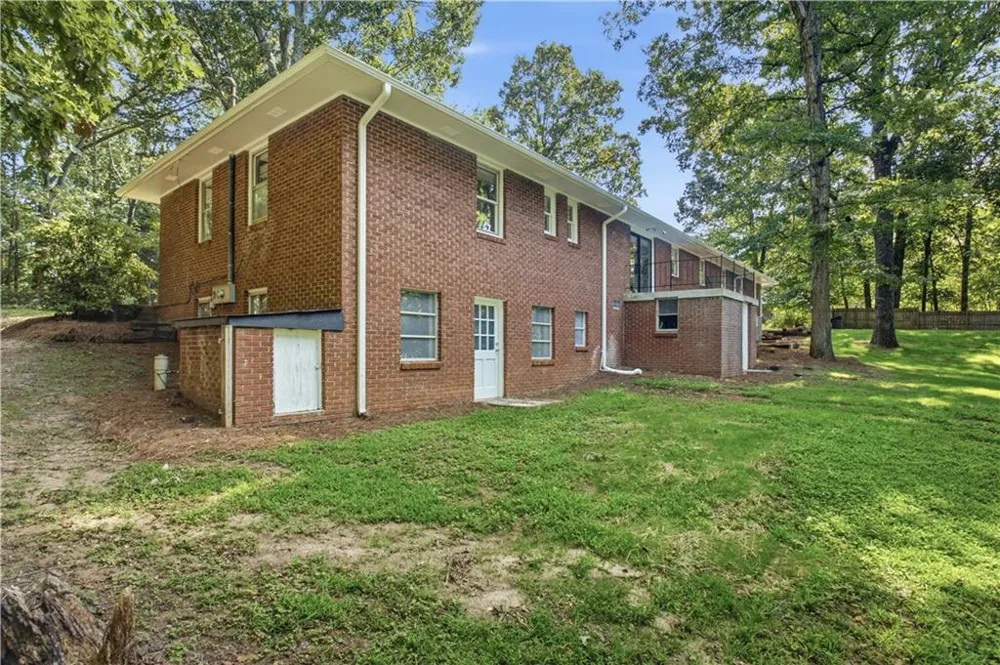187 Hilltop Street Cleveland, GA 30528