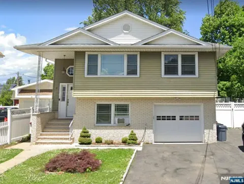91 Kossuth Street