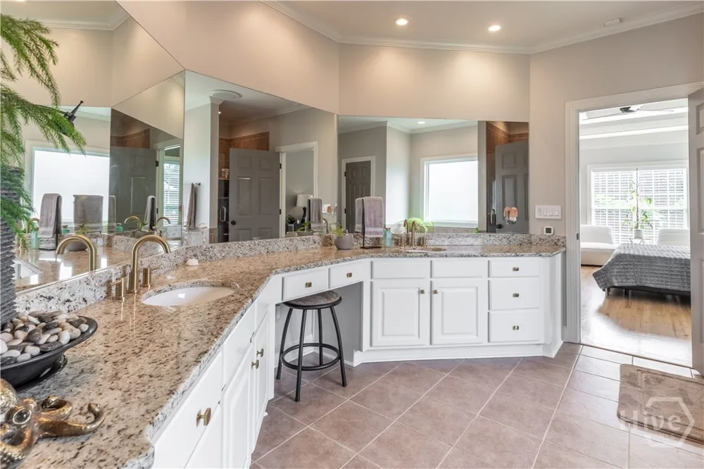 1070 Saint Albans Path Watkinsville, GA 30677