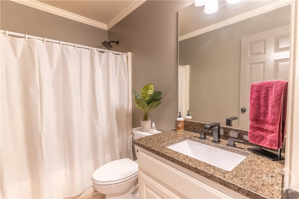 1070 Saint Albans Path Watkinsville, GA 30677