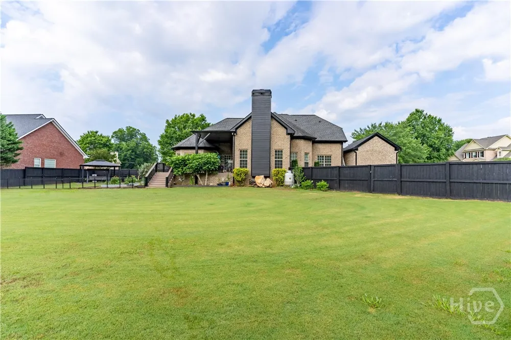 1070 Saint Albans Path Watkinsville, GA 30677