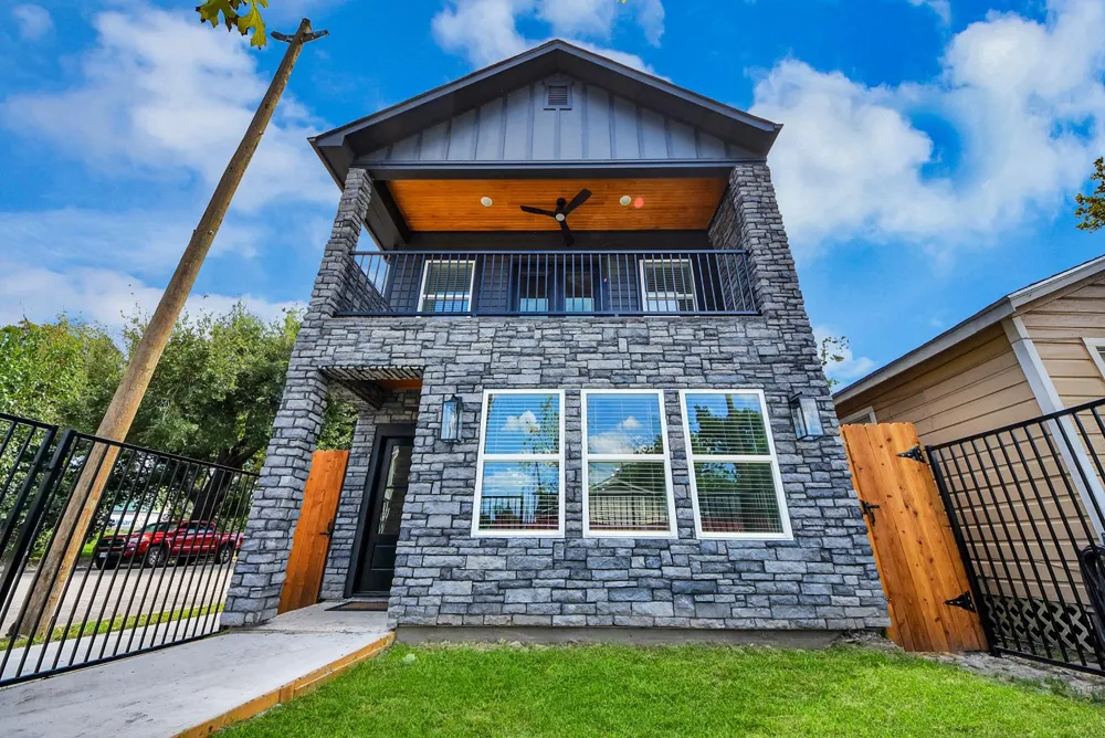 334 E 31st Street Houston, TX 77018